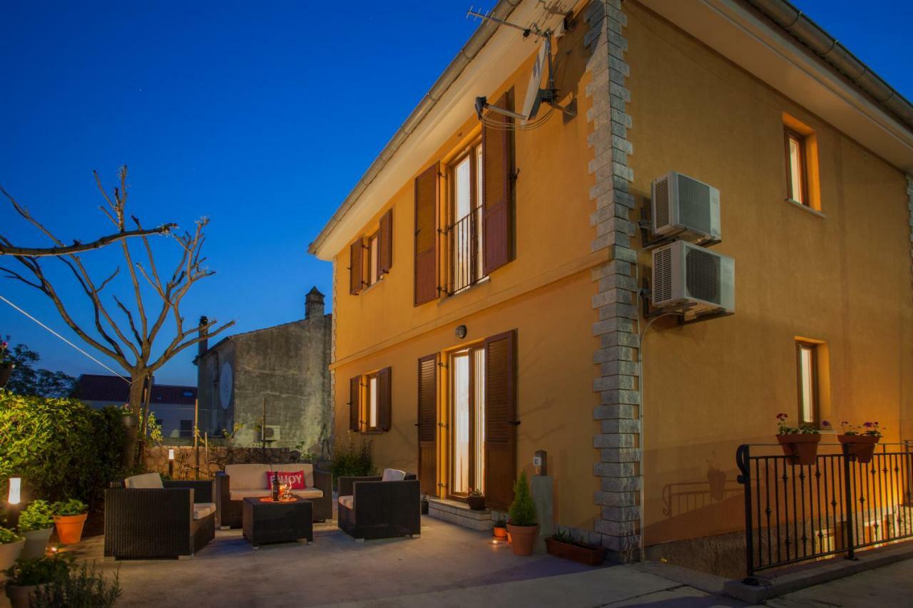 Apartman Madlen Cres Exterior photo
